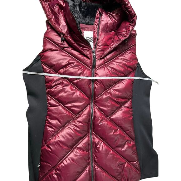 DKNY Women's Hooded Puffer Vest w/ Contrast Scuba & Faux Fur Collar NWT SIZE XL - Picture 9 of 9